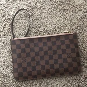 Damier Louis Vuitton inside pouch!!